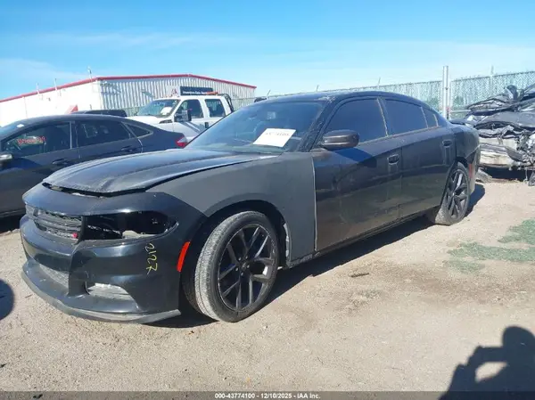 2C3CDXCT7LH160588 2020 DODGE CHARGER - Image 2