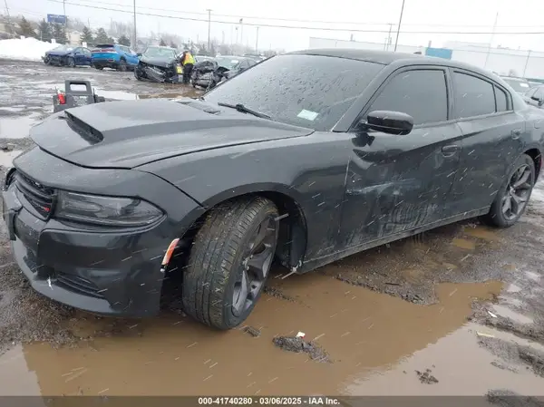 2C3CDXCT8JH233240 2018 DODGE CHARGER - Image 2