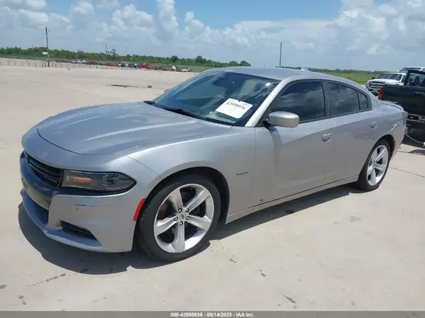 2C3CDXCT8JH261068 2018 DODGE CHARGER - Image 2