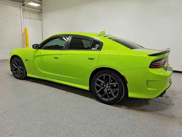 2C3CDXCT9PH648477 2023 DODGE CHARGER - Image 2