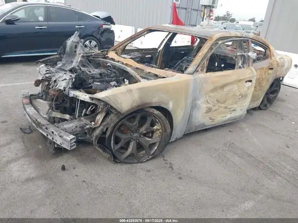 2C3CDXCTXKH598066 2019 DODGE CHARGER - Image 2