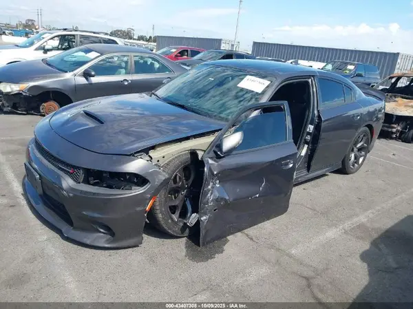 2C3CDXCTXKH630305 2019 DODGE CHARGER - Image 2