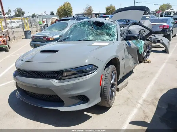 2C3CDXCTXPH679057 2023 DODGE CHARGER - Image 2