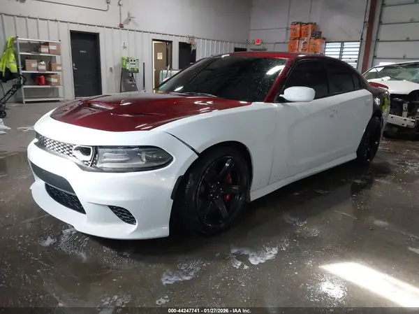 2C3CDXEJ5JH185174 2018 DODGE CHARGER - Image 2