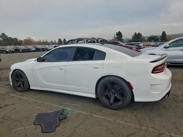 2C3CDXGJ0KH579261 2019 DODGE CHARGER - Image 2