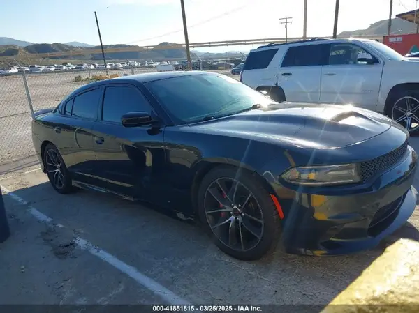 2C3CDXGJ2HH581957 2017 DODGE CHARGER - Image 1