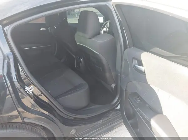 2C3CDXGJ4JH117008 2018 DODGE CHARGER - Image 8