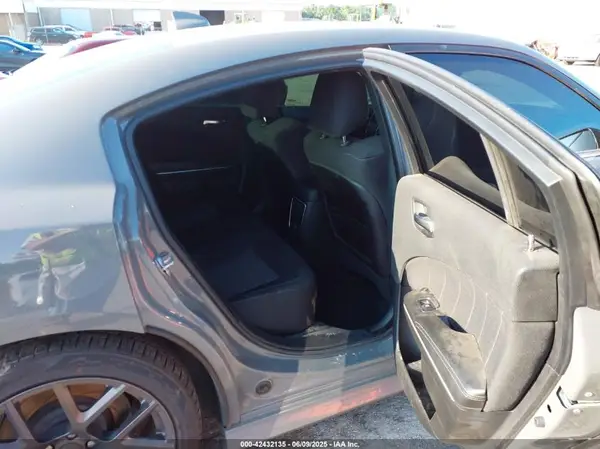 2C3CDXGJ5KH700320 2019 DODGE CHARGER - Image 8