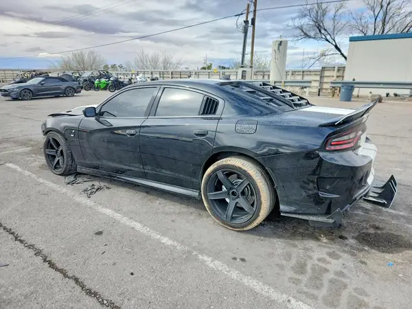 2C3CDXGJXJH185023 2018 DODGE CHARGER - Image 2