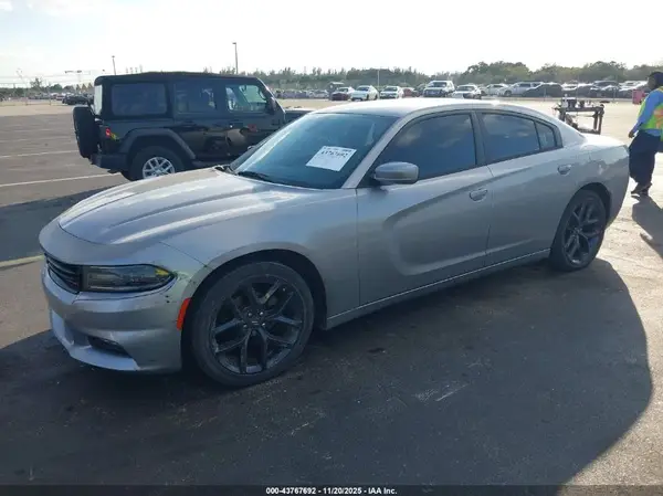 2C3CDXHG0GH149806 2016 DODGE CHARGER - Image 2