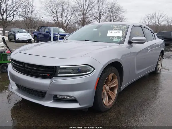 2C3CDXHG0JH143706 2018 DODGE CHARGER - Image 2