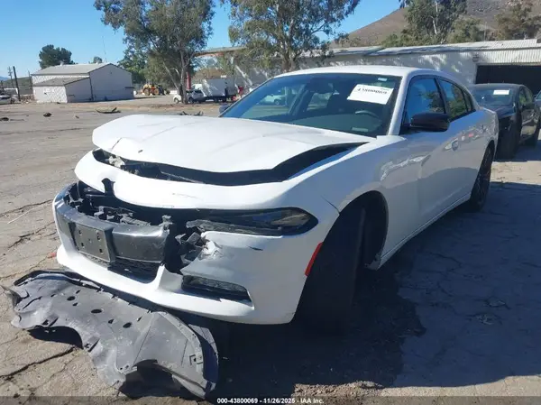2C3CDXHG0JH157685 2018 DODGE CHARGER - Image 2