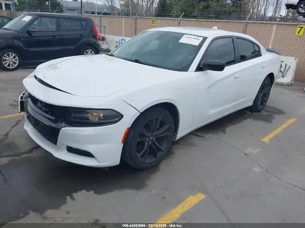 2C3CDXHG0JH179427 2018 DODGE CHARGER - Image 2