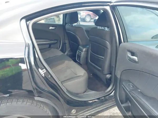 2C3CDXHG0JH236838 2018 DODGE CHARGER - Image 8