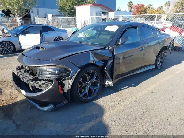 2C3CDXHG0JH281374 2018 DODGE CHARGER - Image 2