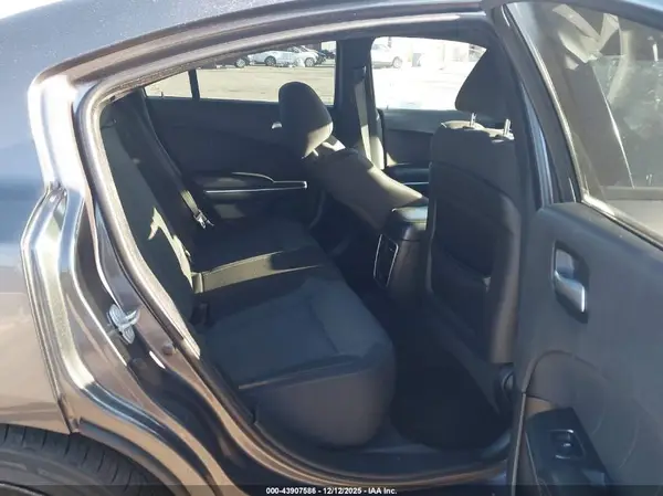 2C3CDXHG0JH281374 2018 DODGE CHARGER - Image 8
