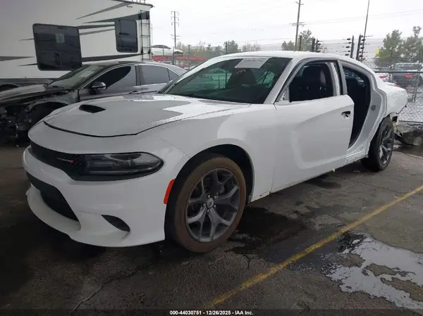 2C3CDXHG0JH337023 2018 DODGE CHARGER - Image 2