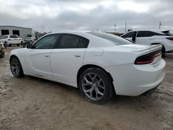 2C3CDXHG1GH215943 2016 DODGE CHARGER - Image 2