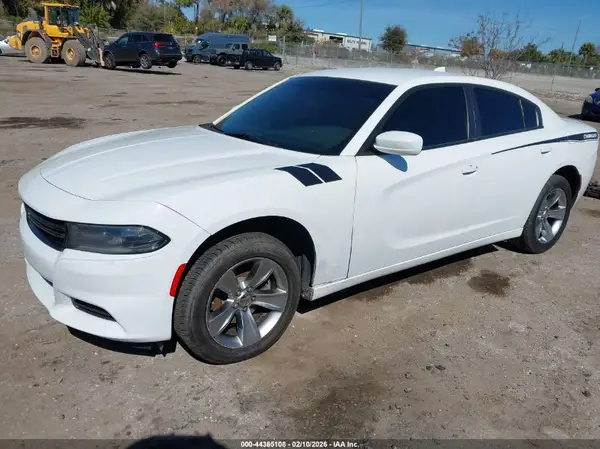 2C3CDXHG1GH339470 2016 DODGE CHARGER - Image 2