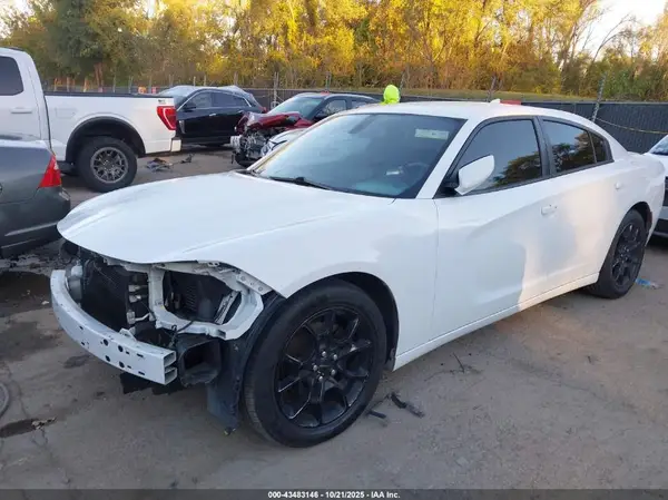 2C3CDXHG1HH576476 2017 DODGE CHARGER - Image 2