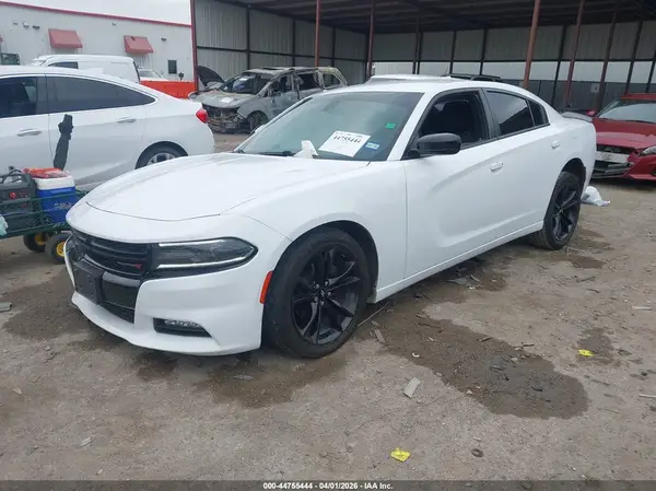 2C3CDXHG1JH145643 2018 DODGE CHARGER - Image 2