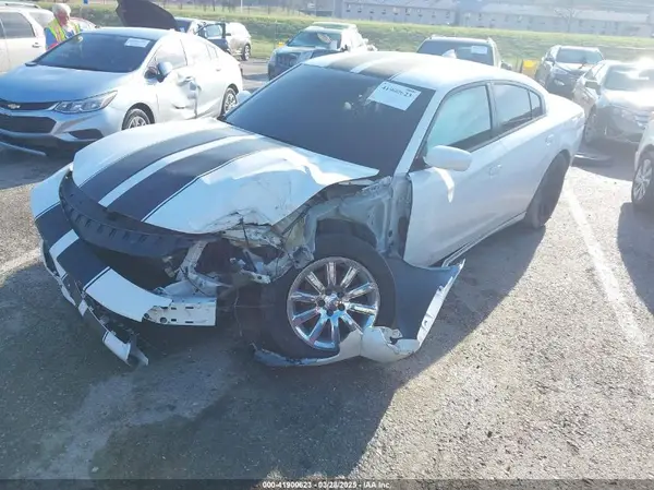 2C3CDXHG1JH169411 2018 DODGE CHARGER - Image 2