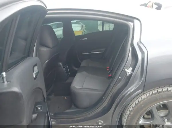 2C3CDXHG1JH221586 2018 DODGE CHARGER - Image 8