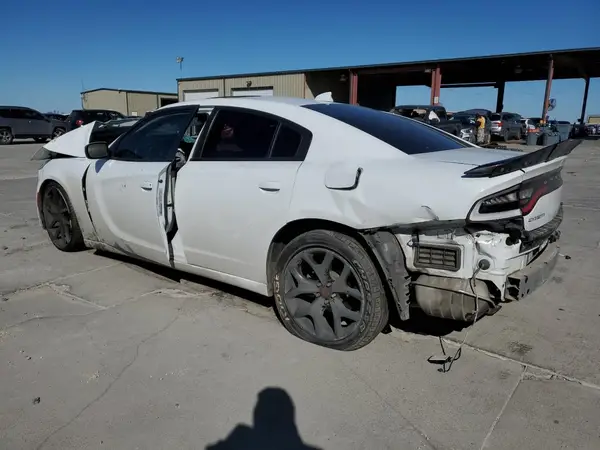 2C3CDXHG2JH119424 2018 DODGE CHARGER - Image 2