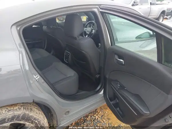 2C3CDXHG2JH124901 2018 DODGE CHARGER - Image 8