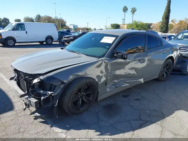 2C3CDXHG2JH134120 2018 DODGE CHARGER - Image 2