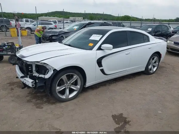2C3CDXHG3JH135485 2018 DODGE CHARGER - Image 2
