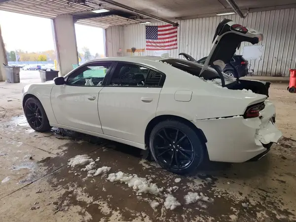2C3CDXHG3JH186811 2018 DODGE CHARGER - Image 2