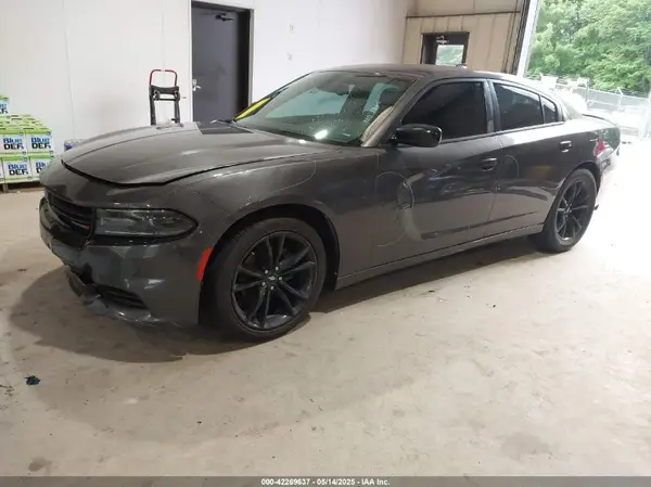 2C3CDXHG3JH197002 2018 DODGE CHARGER - Image 2
