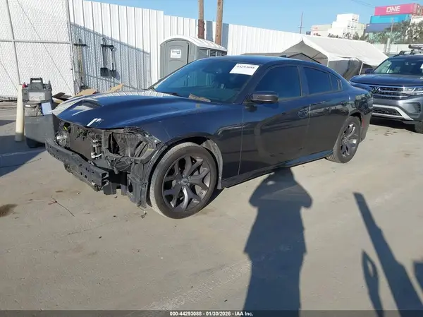 2C3CDXHG3KH526427 2019 DODGE CHARGER - Image 2