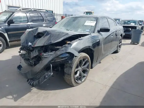 2C3CDXHG3KH567317 2019 DODGE CHARGER - Image 2