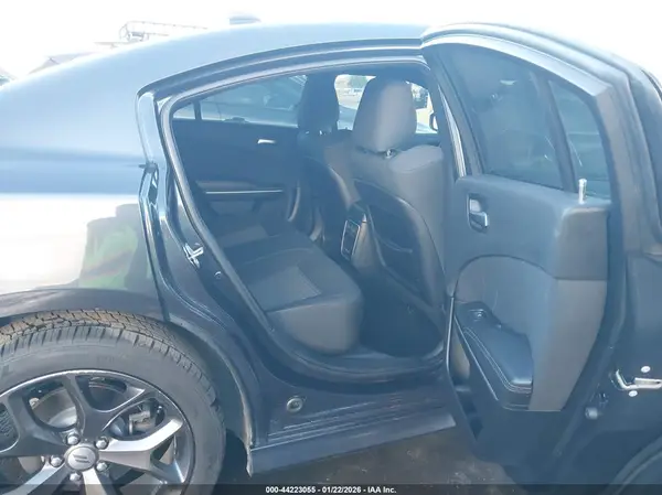 2C3CDXHG3KH589060 2019 DODGE CHARGER - Image 8