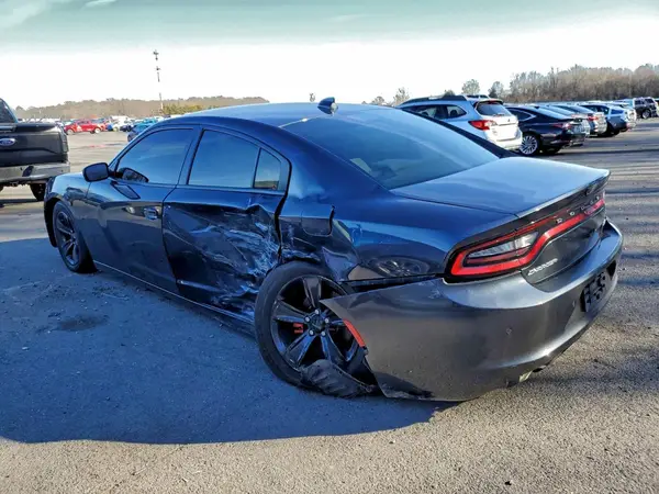2C3CDXHG4JH145006 2018 DODGE CHARGER - Image 2