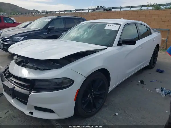 2C3CDXHG4JH187580 2018 DODGE CHARGER - Image 2
