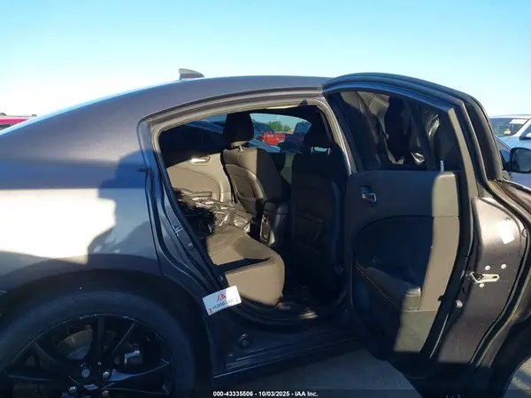 2C3CDXHG4JH337039 2018 DODGE CHARGER - Image 8