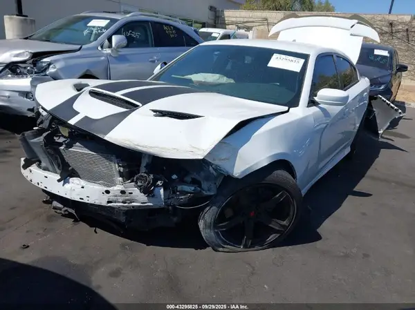 2C3CDXHG4KH578696 2019 DODGE CHARGER - Image 2