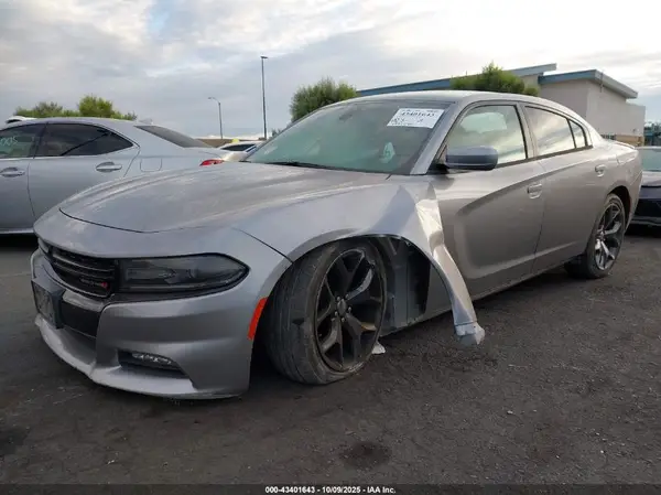 2C3CDXHG5GH267379 2016 DODGE CHARGER - Image 2