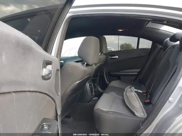 2C3CDXHG5GH267379 2016 DODGE CHARGER - Image 8