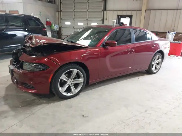 2C3CDXHG5JH119708 2018 DODGE CHARGER - Image 2