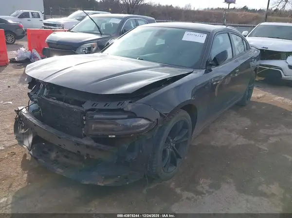 2C3CDXHG5JH119787 2018 DODGE CHARGER - Image 2