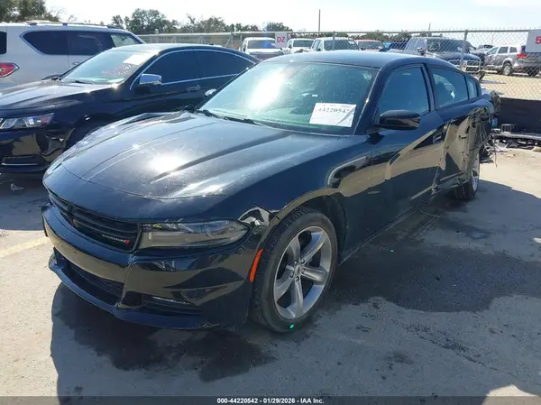 2C3CDXHG5JH135567 2018 DODGE CHARGER - Image 2