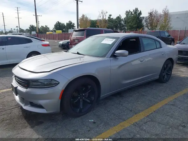 2C3CDXHG5JH173395 2018 DODGE CHARGER - Image 2