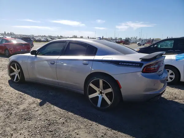 2C3CDXHG5JH176569 2018 DODGE CHARGER - Image 2