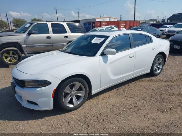 2C3CDXHG5JH238410 2018 DODGE CHARGER - Image 2