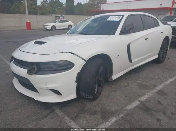 2C3CDXHG5JH263596 2018 DODGE CHARGER - Image 2