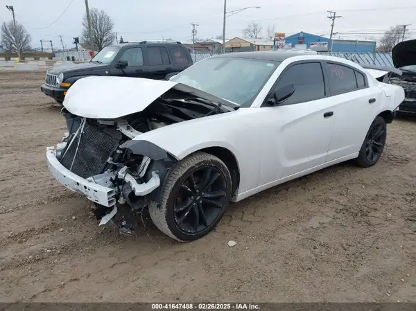 2C3CDXHG5JH306995 2018 DODGE CHARGER - Image 2